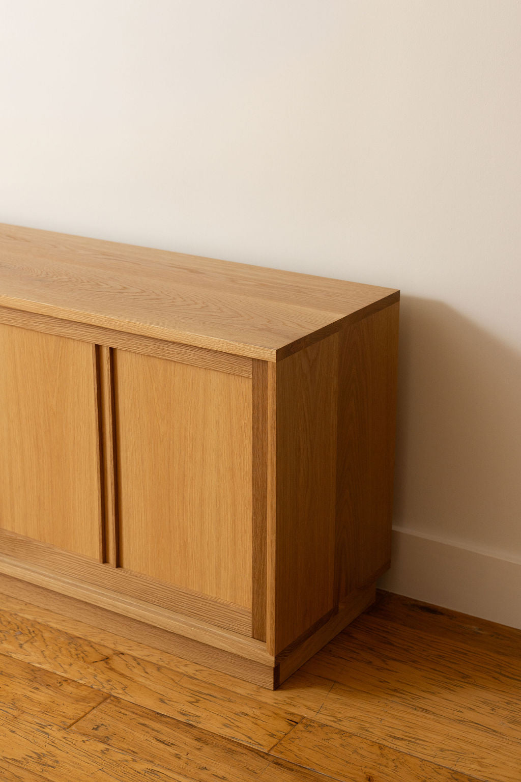 Line Credenza