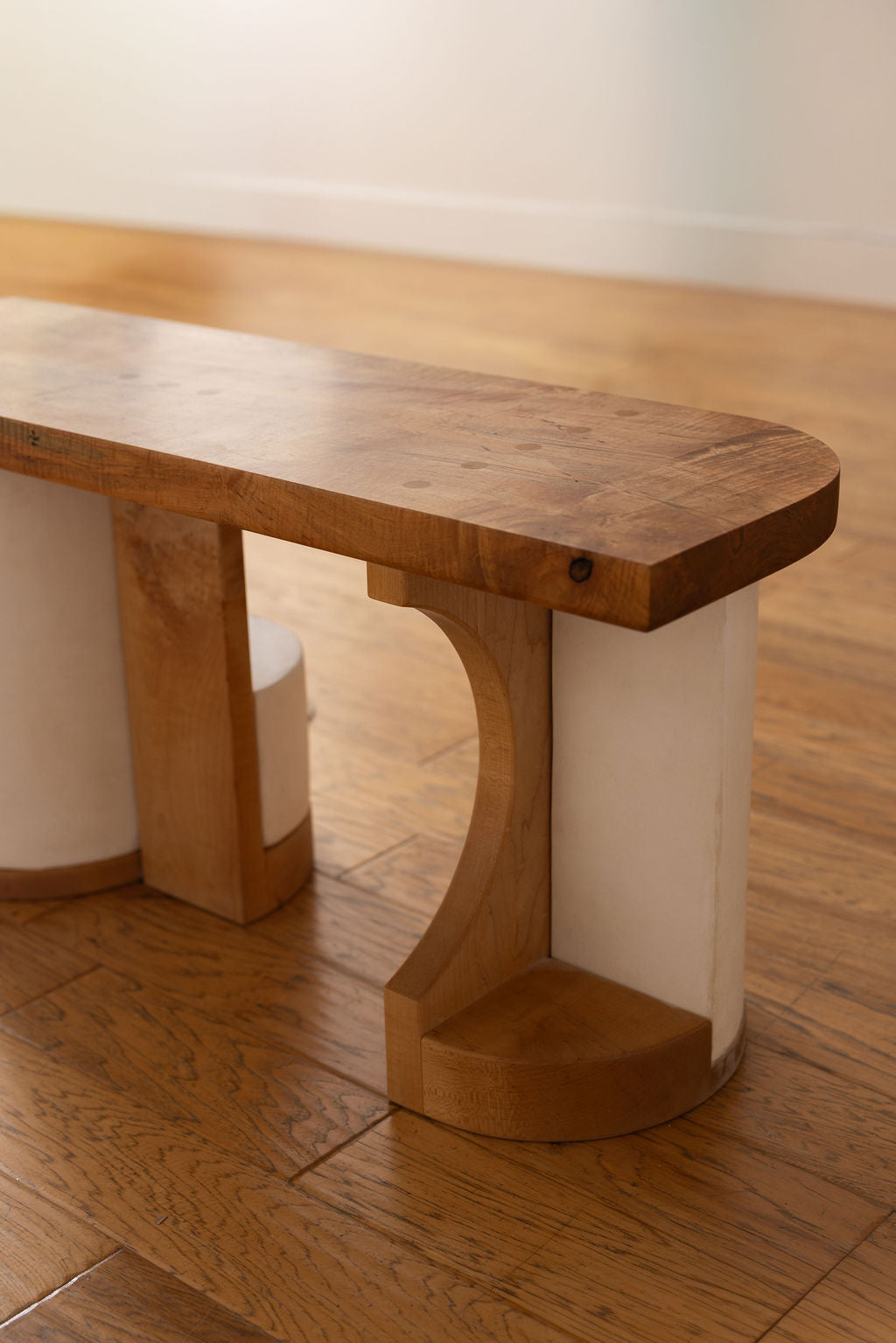 Strata Bench in White Plaster
