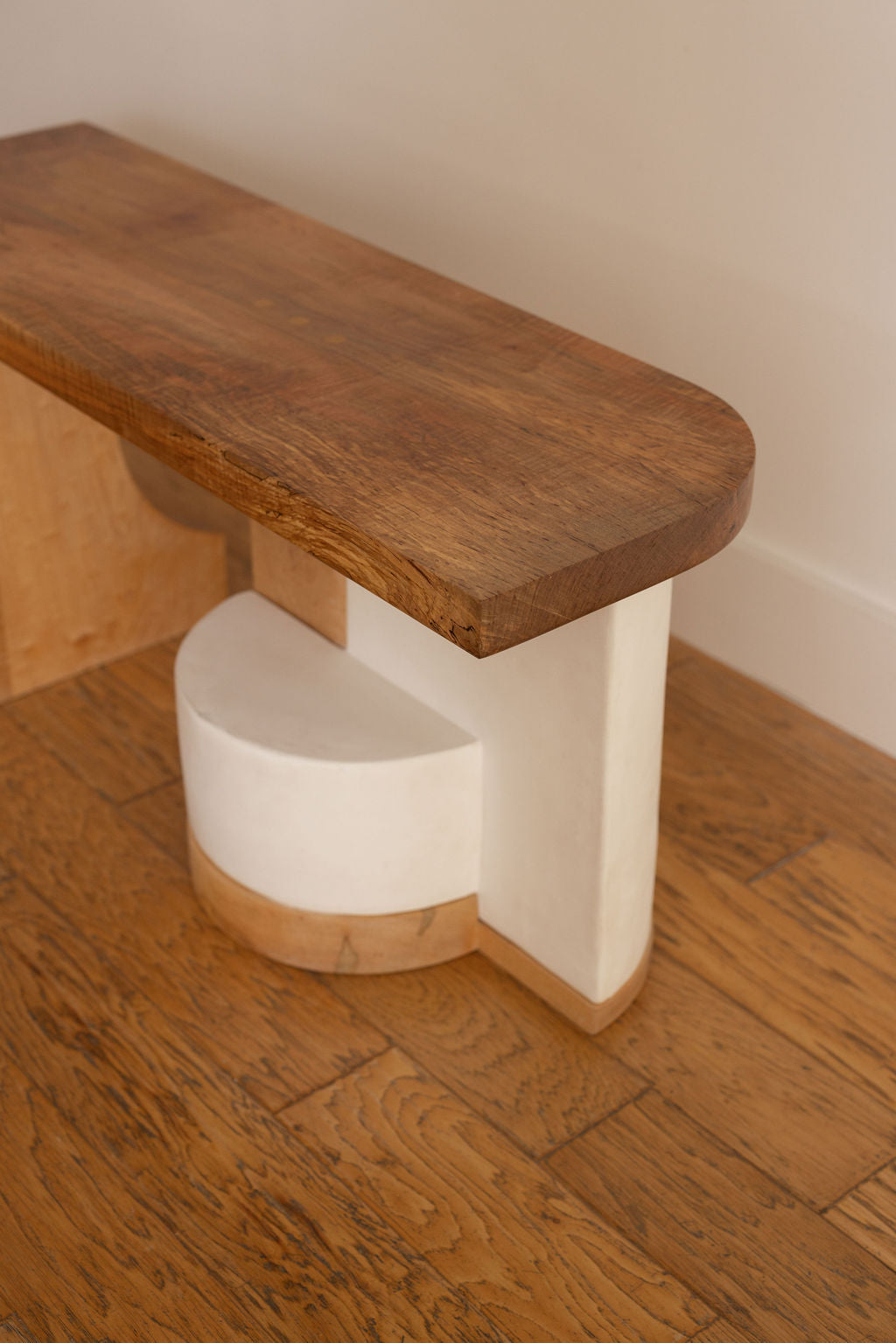 Strata Bench in White Plaster