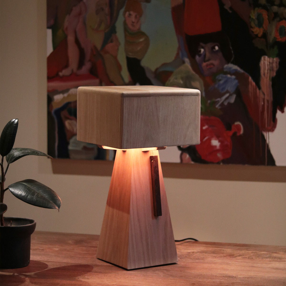Mārīcī Table lamp